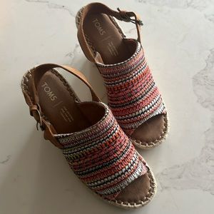 Tom’s size 7.5 wedges